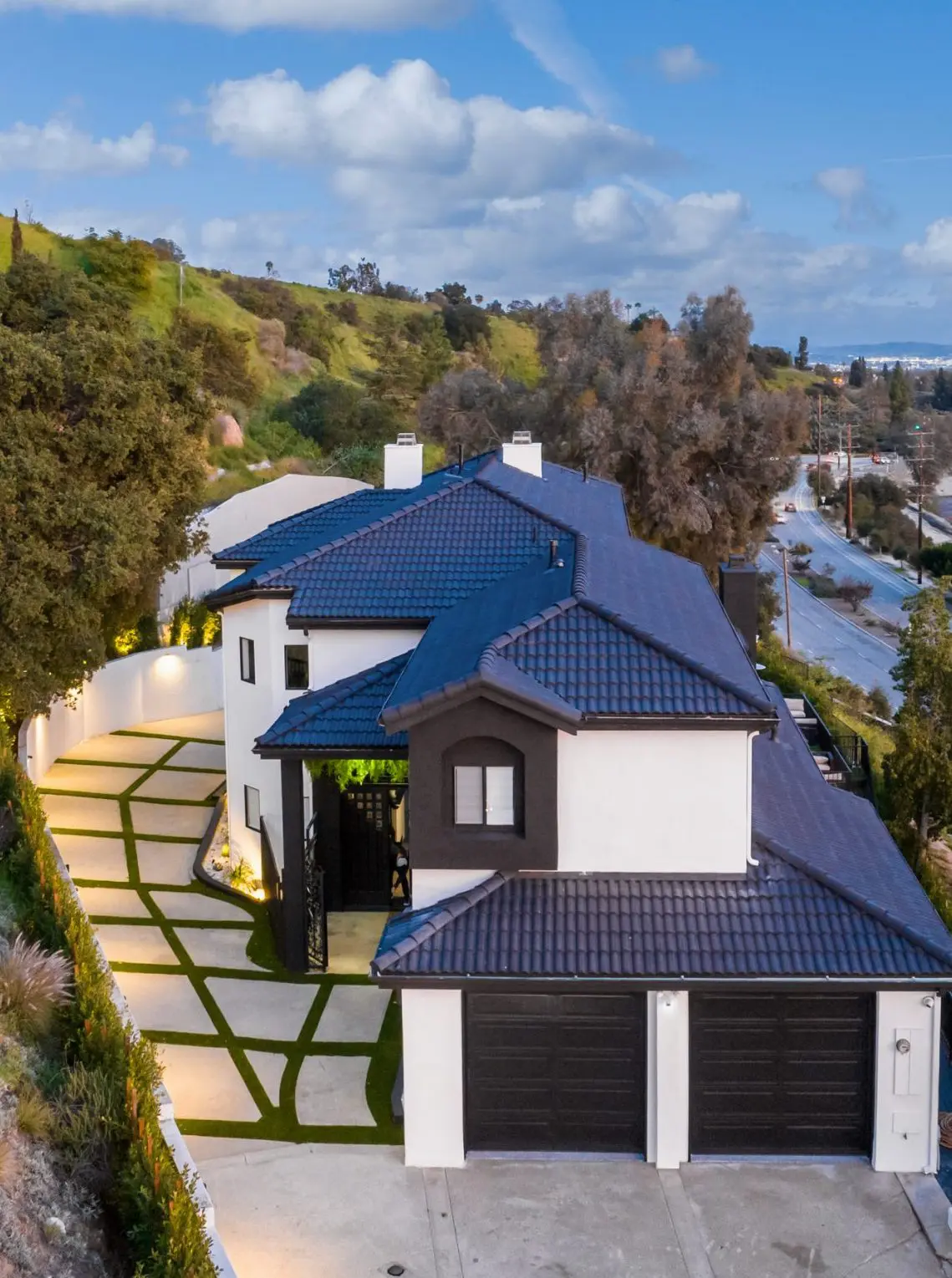 Come tour Uplift Recovery Center in the hills of Pasadena, CA