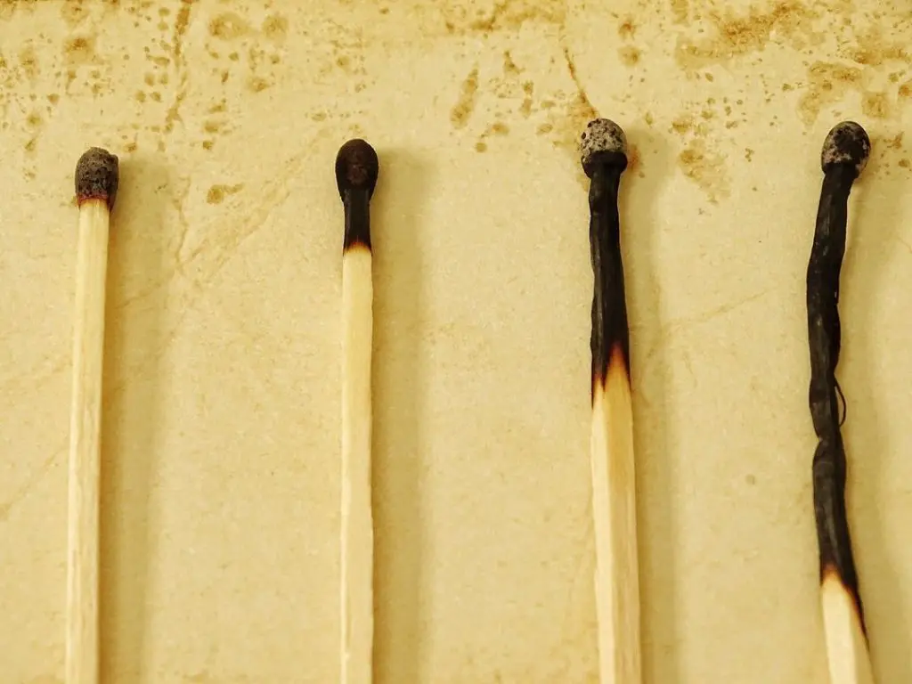 4 matches, each one looking more progressively burnt